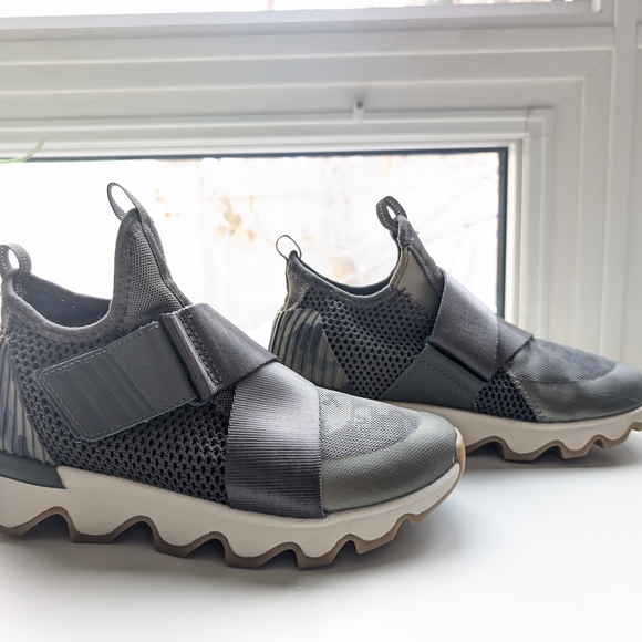 Sorel Kinetic Impact, Lug Sole, Slip On, Green Camo Runners, Women's size 5 - Picture 4 of 9